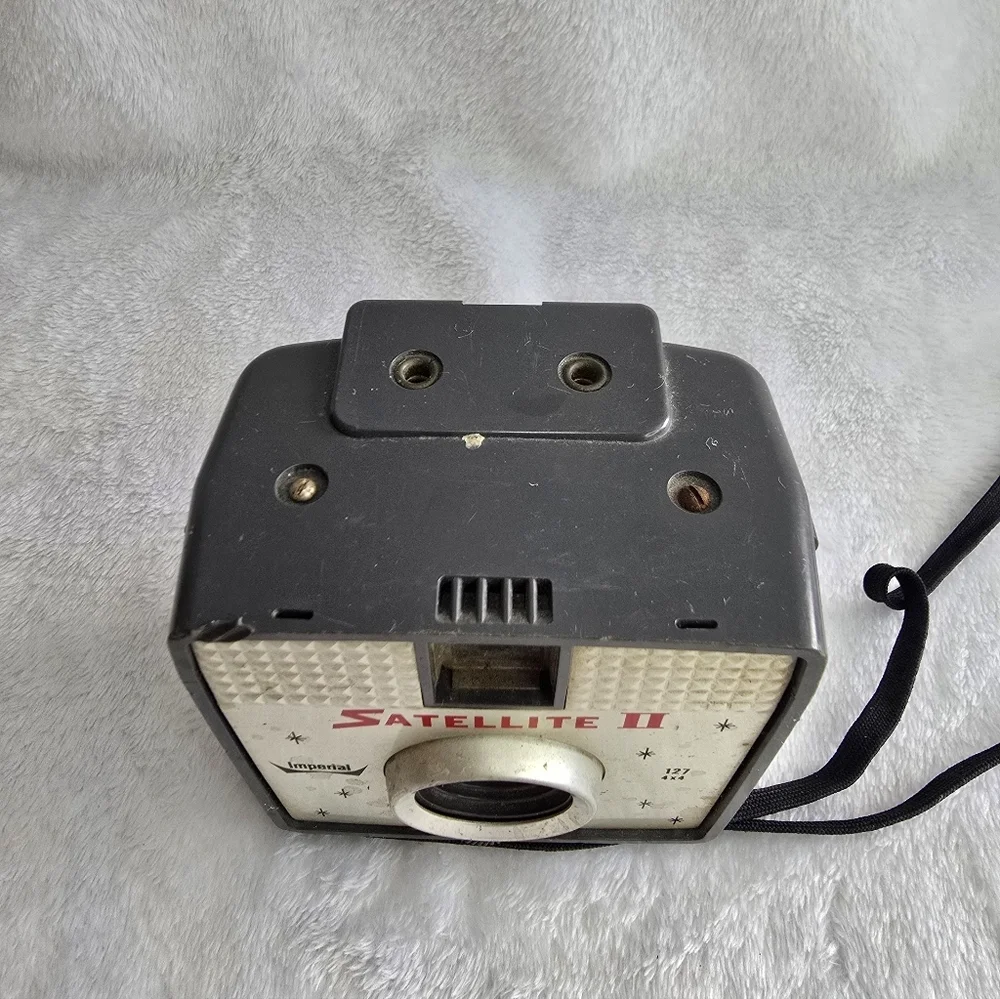 Vintage 1960s Imperial Satellite II 127 4x4 Box Camera